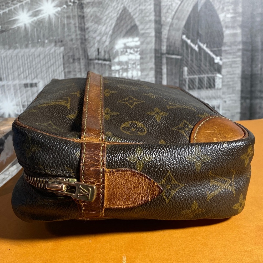 Authentic Louis Vuitton Monogram Cosmetic Bag - Picture 8 of 16